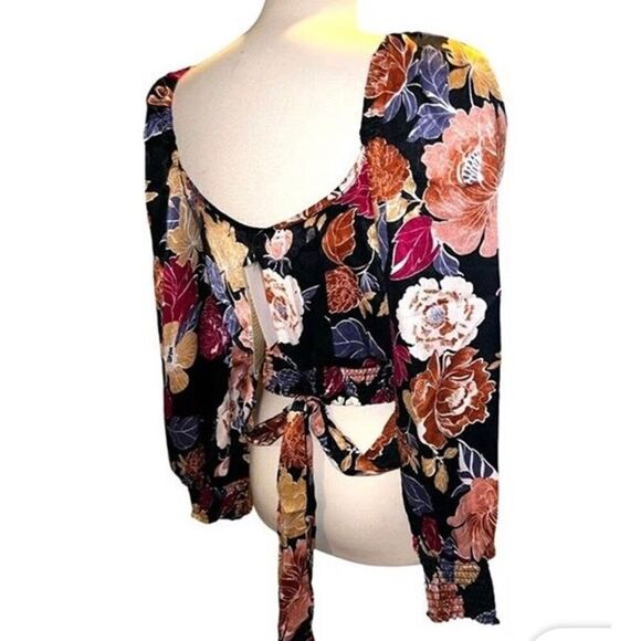 BOG BAND OF THE FREE - NWT - L Sz S “Camille “ Black Berry Crossover Crop Top - Picture 12 of 16